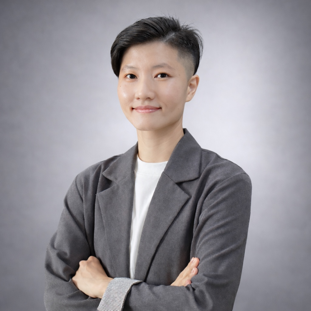 Headshot of Linh Hoai Dinh, Coordination and Project Support